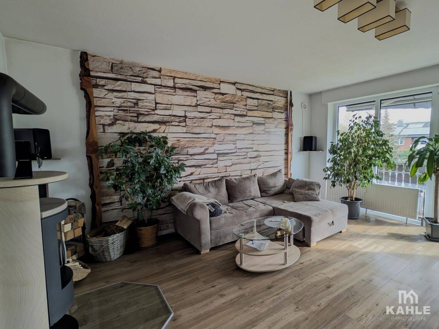 Immobilie in Sassenberg - Kaufobjekt: Attraktive 4-Zi.-Eigentumswohnung mit Balkon, Kaminofen und eigener Garage in Sassenberg - Bild 0