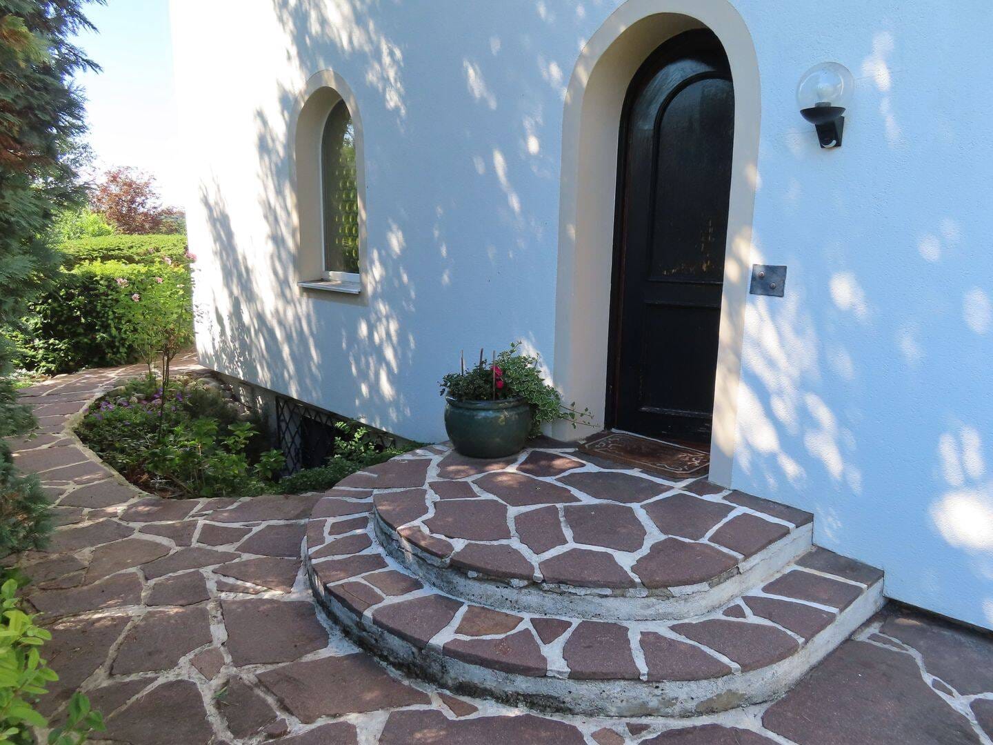 Immobilie in Andechs - Ihr Traumhaus? Weitblick, Ruhe, ideal für Kinder, Schwimmbad, Sauna, bis 8,5 Zimmer, Saniert, PV-Anlage, Dämmung - Bild 1
