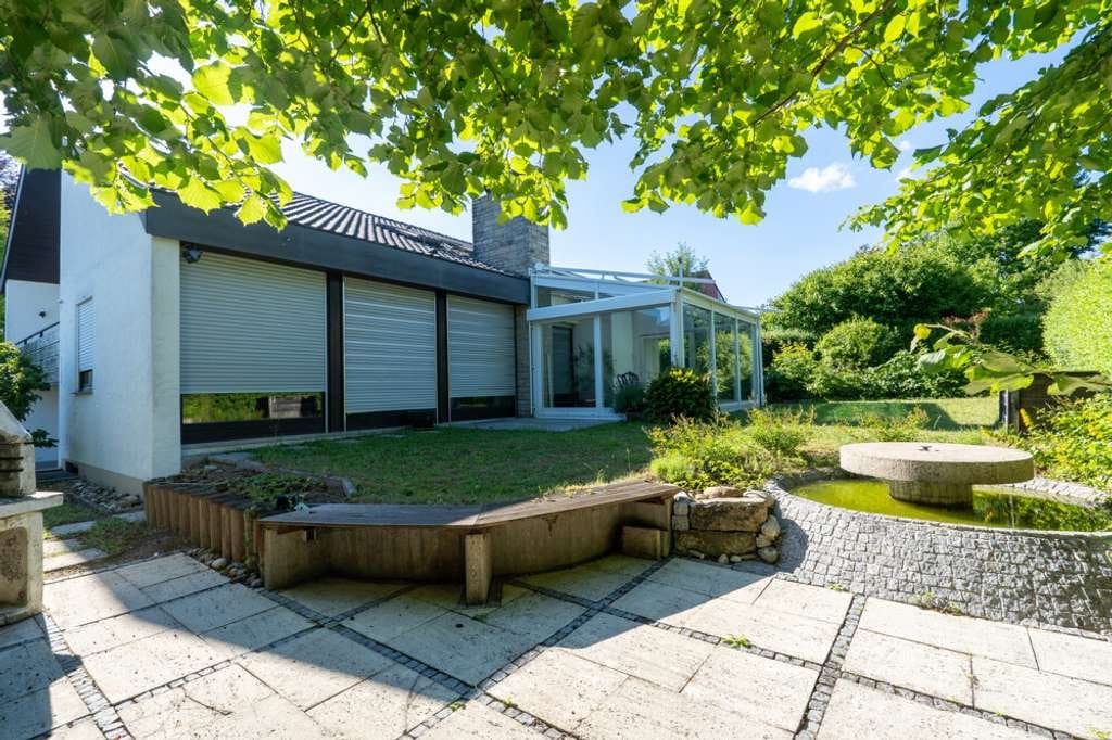 Immobilie in Steinheim an der Murr - Großzügiges Einfamilienhaus mit Wintergarten, Terrasse, Garten und Doppelgarage in ruhiger Sackgasse - Bild 0