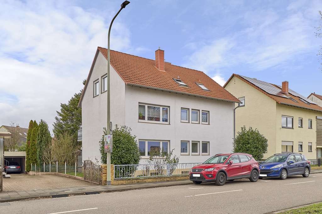 Immobilie in Altrip - Kapitalanlage oder Mehrgenerationenhaus: Gepflegtes Dreifamilienhaus im Herzen von Altrip! - Bild 1
