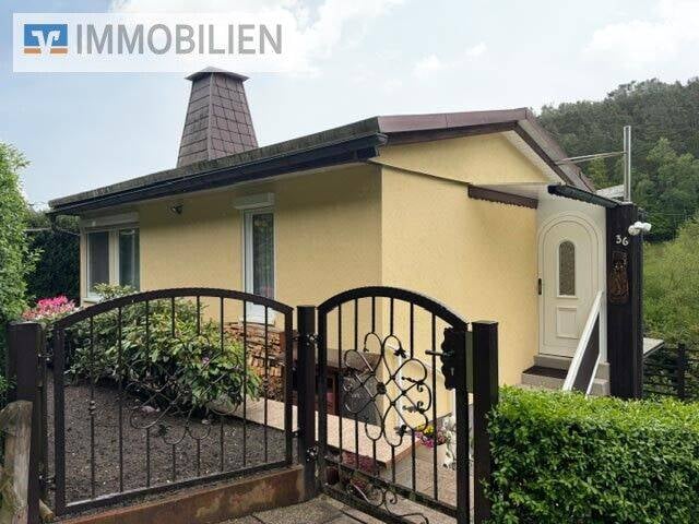 Immobilie in Lippersdorf-Erdmannsdorf - Schöner gepflegter Garten mit kleinem Einfamilienhaus - Hier kann Ihr Urlaub beginnen - Bild 0