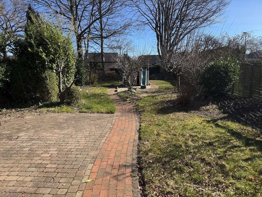 Immobilie in Glücksburg - Solides Einfamilienhaus mit viel Platz und großem Garten in Glücksburg zu verkaufen! - Bild 3
