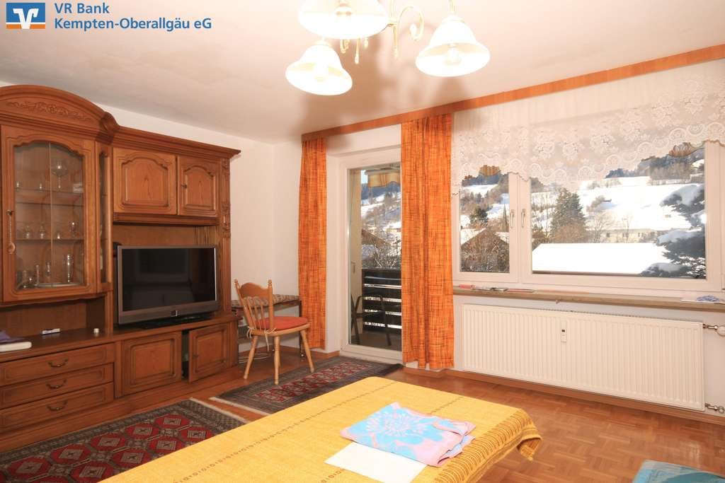 Immobilie in Blaichach - Renovierungsbedürftige Wohnung mit Bergblick und Potenzial - Bild 1