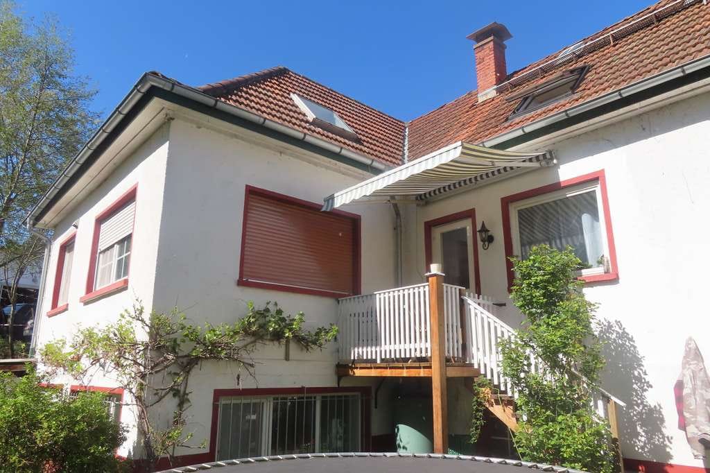 Immobilie in Michelstadt - Mehrfamilienhaus mit drei Wohneinheiten in britischem Landhausstil - Bild 2