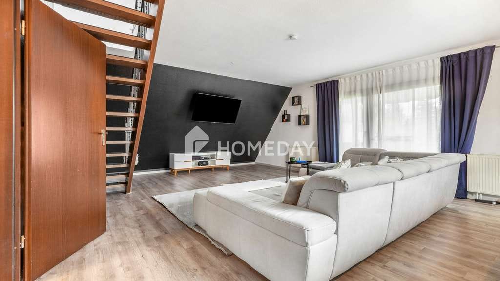 Immobilie in Puschendorf - Ruhig gelegenes Mehrfamilienhaus mit 3 WE, Gartenidylle und attraktivem Entwicklungspotenzial - Bild 3