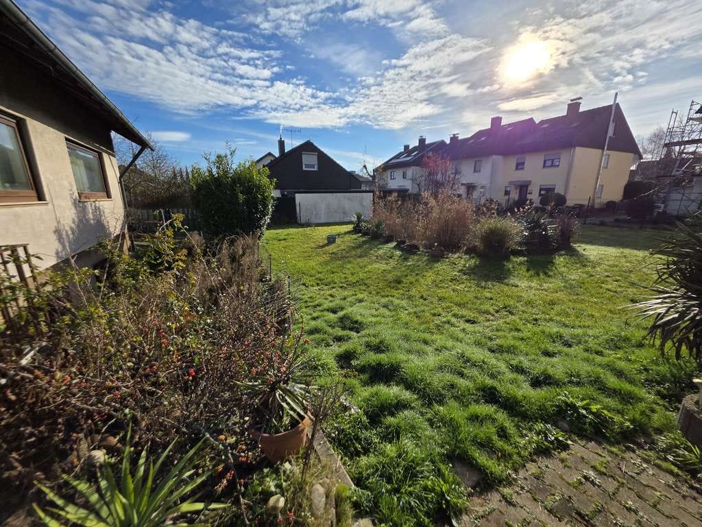 Immobilie in Ötigheim - +++ großes 2-FH mit rießigem Garten + !Grundstück bebaubar! + Einliegerwohnung im KG + Ötigheim +++ - Bild 2