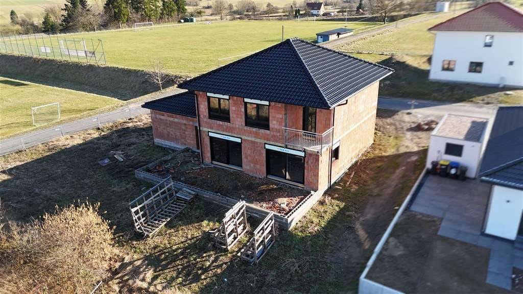 Immobilie in Großalmerode - Attraktives Neubauhaus mit viel Gestaltungsspielraum, Doppelgarage und großem Grundstück - Bild 2