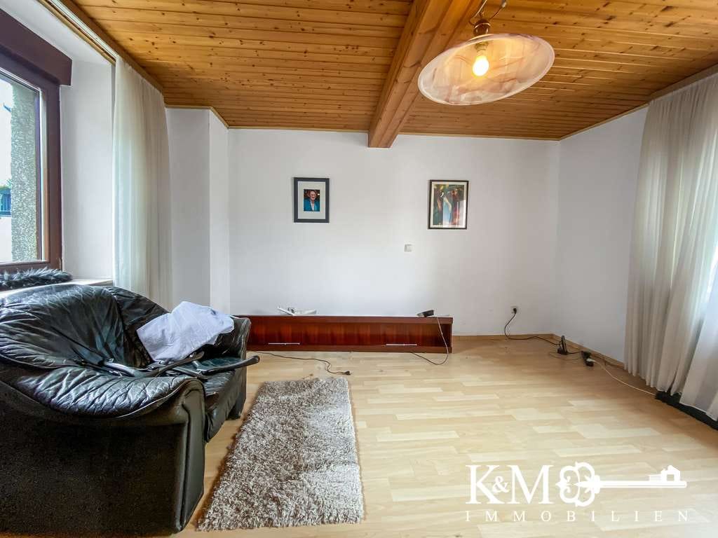 Immobilie in Bassenheim - Gepflegtes Wohnhaus mit großzügiger Raumaufteilung, Terrasse und Garage in Bassenheim - Bild 4