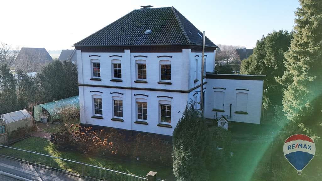 Immobilie in Rees - Einzigartige geschichtsträchtige Rarität auf großzügigem Grundstück - Bild 1