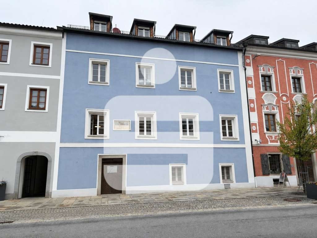 Immobilie in Obernzell - Charmante Dachgeschosswohnung am historischen Marktplatz von Obernzell - Bild 0
