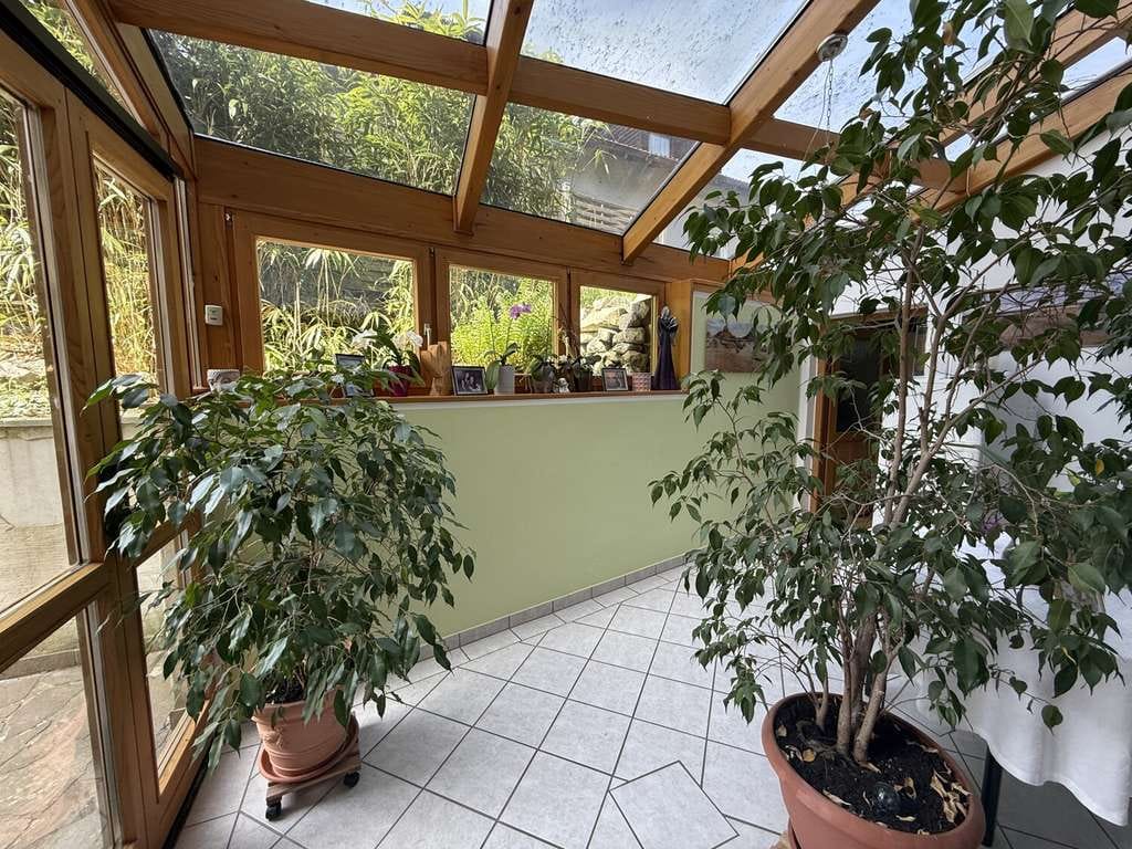 Immobilie in Hengersberg - Gepflegtes Mehrfamilienhaus mit 4 Wohneinheiten und interessanten Optionen - Bild 3