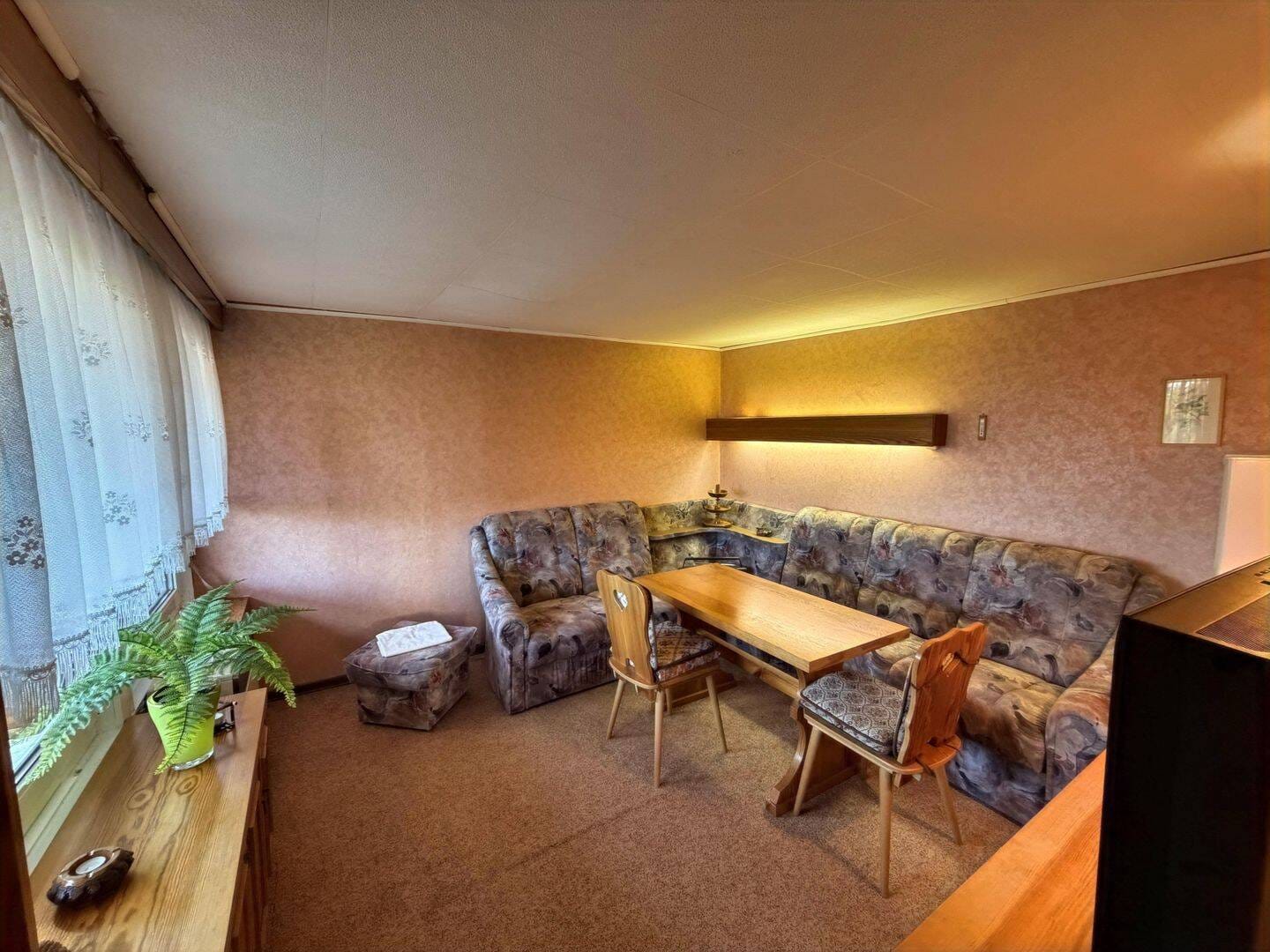 Immobilie in Georgenthal - "Zurück zur Natur" Attraktiver Bungalow mit privaten Grundstück und Weitblick - Bild 1