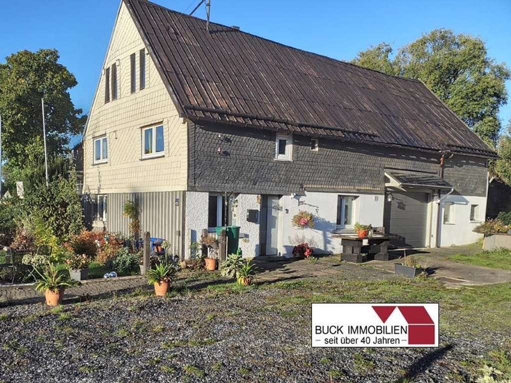 Immobilie in Neunkhausen - Energetisch aufgerüstetes Bauernhaus mit Nebengebäude und Ausbaureserve in Ortsrandlage - Bild 1