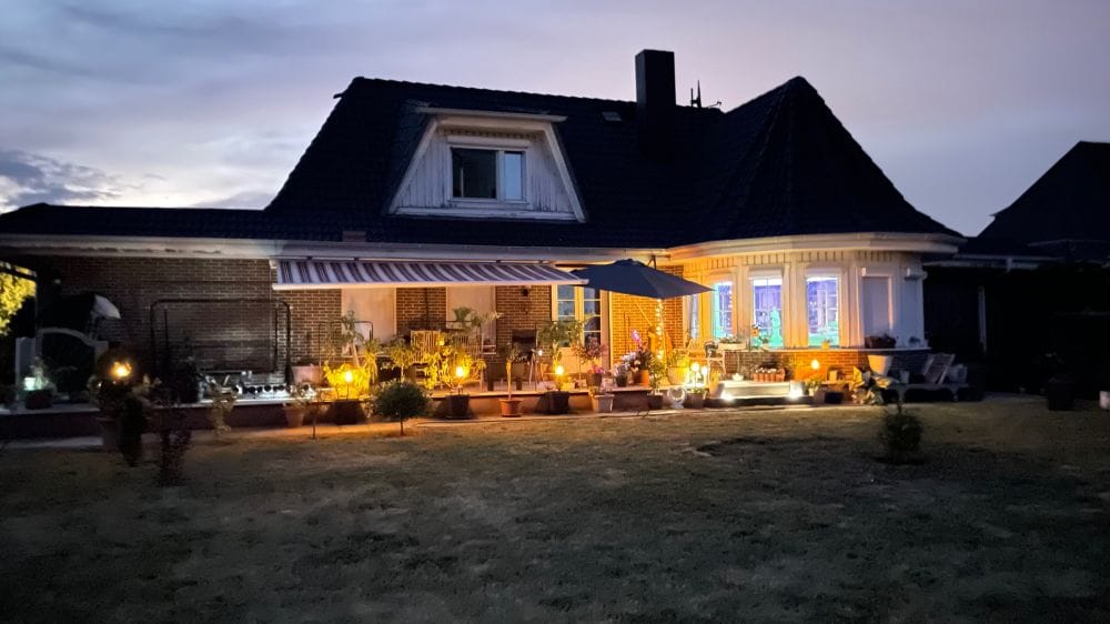 Immobilie in Potsdam - Stilvolles Einfamilienhaus mit Turmerker, Wellnesskeller & unverbaubarem Feldblick - freihändiger Verkauf vor Zwangsversteigerung möglich! - Bild 2