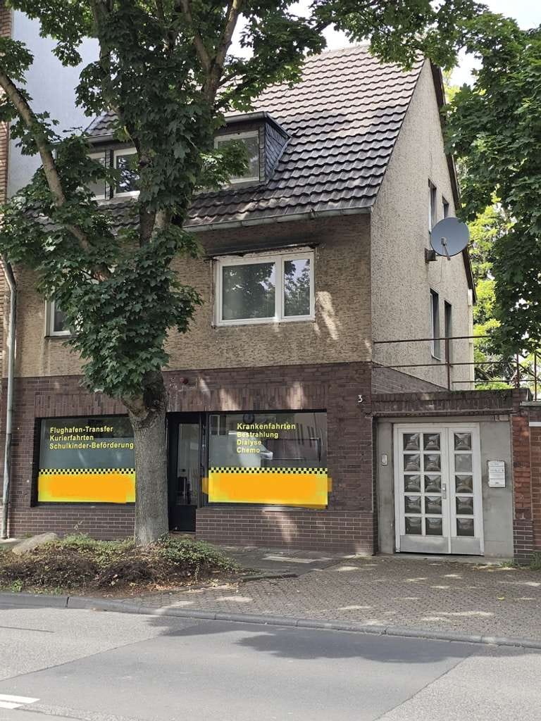 Immobilie in Frechen - Miethaus mit einem Gewerbe und 3 Wohneinheiten
im Zentrum von Frechen - Bild 0