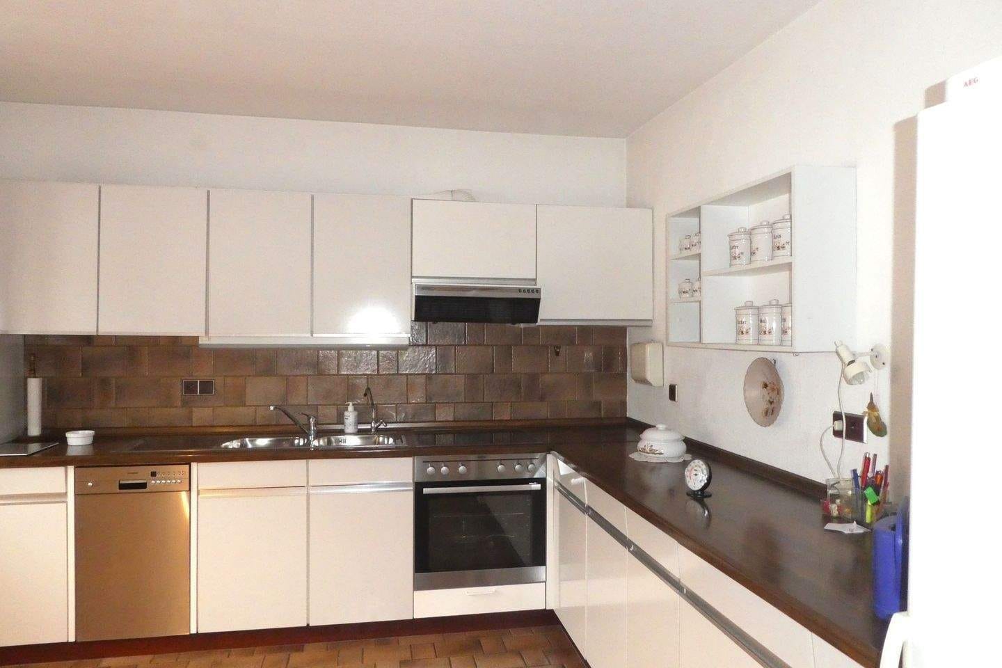 Immobilie in Heimbuchenthal - GANESHA-IMMOBILIEN...freistehendes, sehr gepflegtes Wohnhaus mit viel Potenzial ! - Bild 4