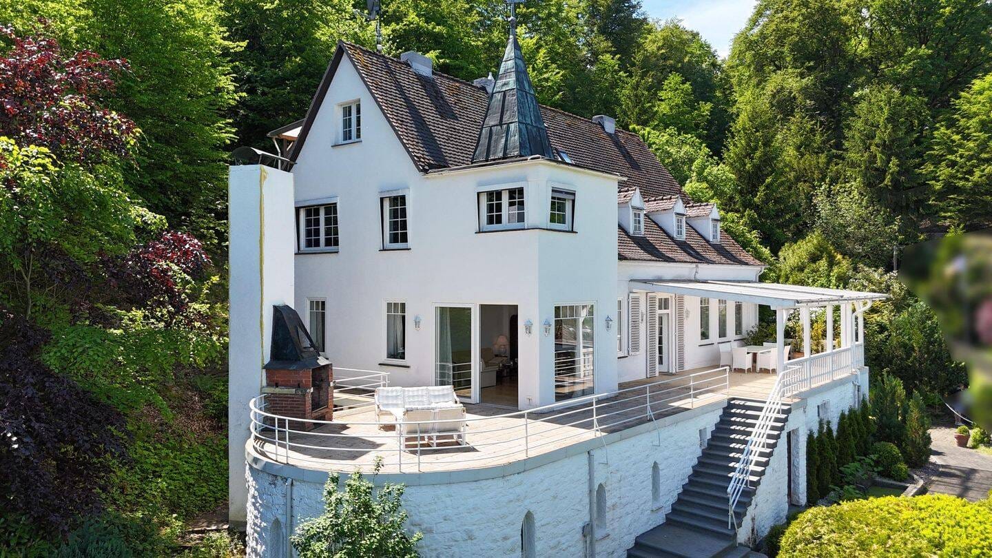 Immobilie in Edertal - Großzügiges Juwel am Edersee-Bringhausen mit atemberaubendem Blick und Privatsphäre - Bild 1