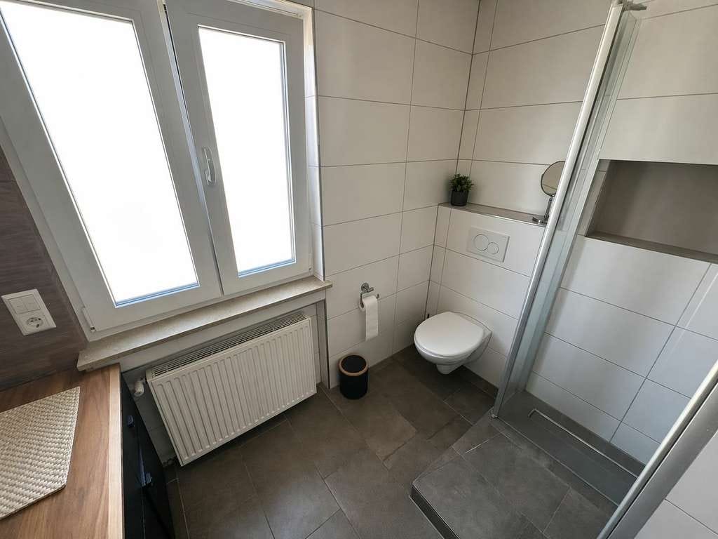 Immobilie in Großbettlingen - Modernisiertes Reihenhaus mit Dachgaube und hochwertiger Ausstattung – Ruhige Lage in Großbettlingen - Bild 3