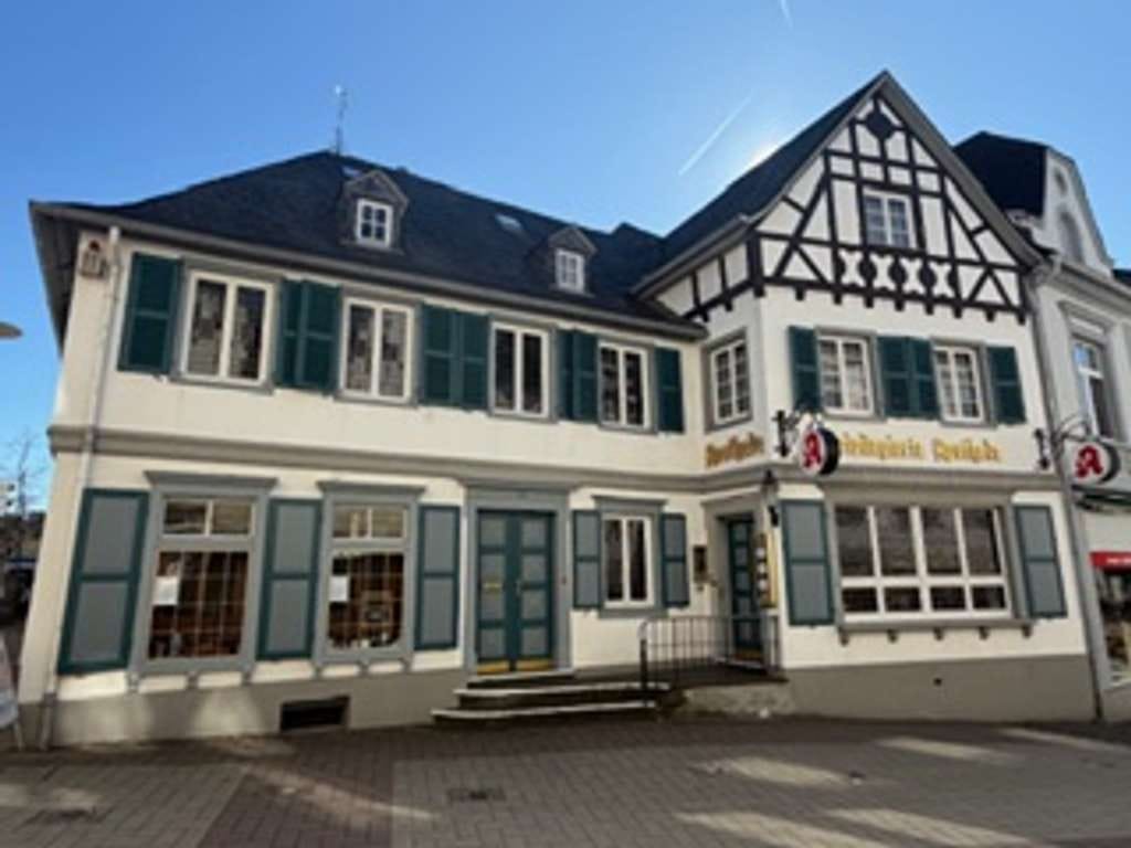 Immobilie in Altenkirchen (Westerwald) - Historisches Gebäude mit viel Potenzial - Bild 0