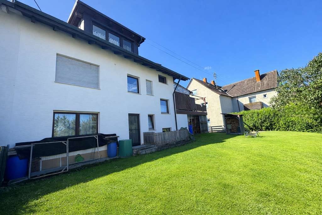 Immobilie in Buchloe - Geräumige DHH mit großzügigem Garten in zentraler Lage in Buchloe. Für große Familien und Pendler - Bild 1