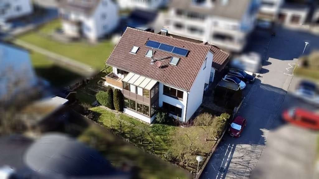 Immobilie in Aichtal - Gepflegtes 3-Familienhaus in ruhiger und bevorzugter Wohnlage von Aichtal-Grötzingen - Bild 0