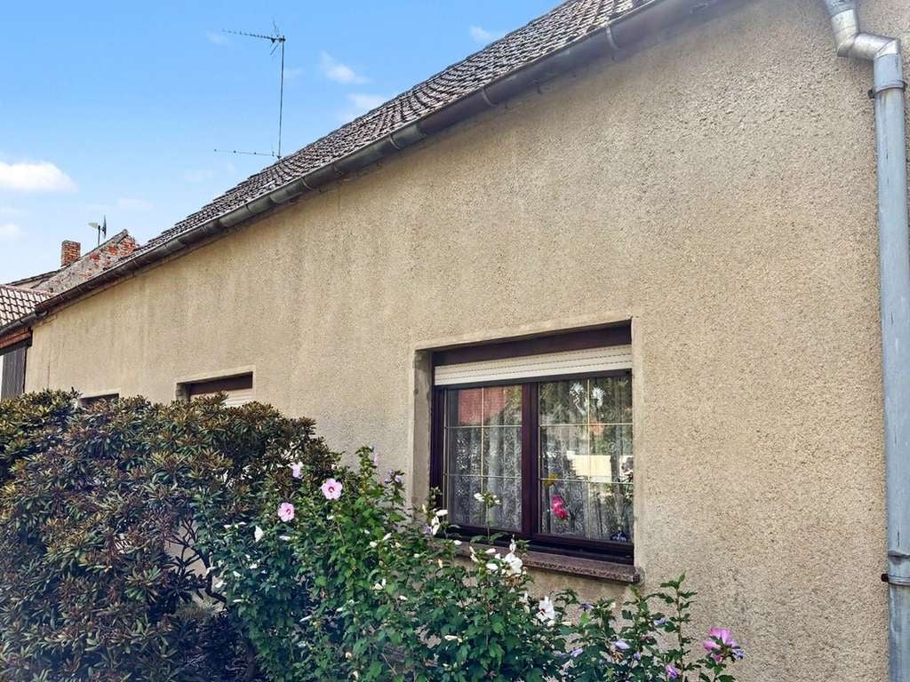 Immobilie in Jessen (Elster) - Zum kleinen Preis ins Eigenheim: Handwerkerhaus mit Garage, PV-Anlage und viel Potenzial in Jessen - Bild 0