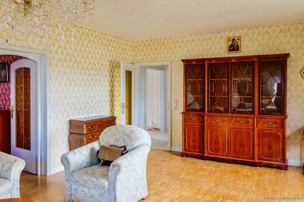 Immobilie in Merchweiler - Tolles Einfamilienhaus mit gehobener Ausstattung und großem Grundstück. - Bild 3