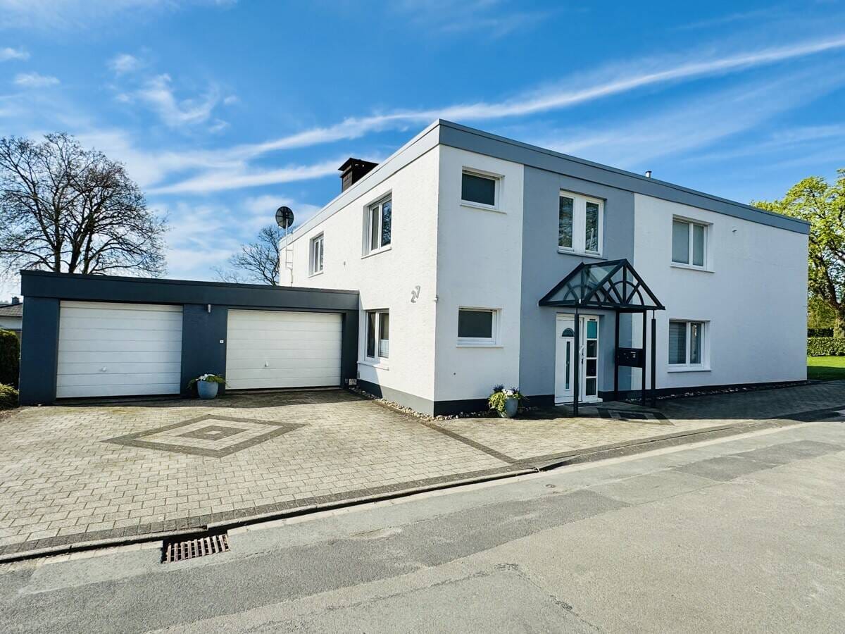 Immobilie in Möhnesee - 3-Familienhaus mit großer Hauptwohnung! - Bild 2
