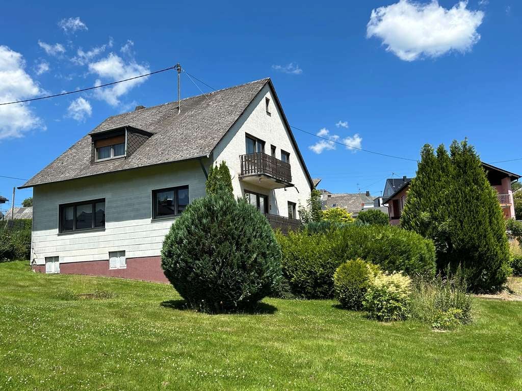Immobilie in Herl - Großzügiges Einfamilienhaus auf ca. 2.160 m² Grundstück mit Entwicklungspotenzial in Herl - Bild 1
