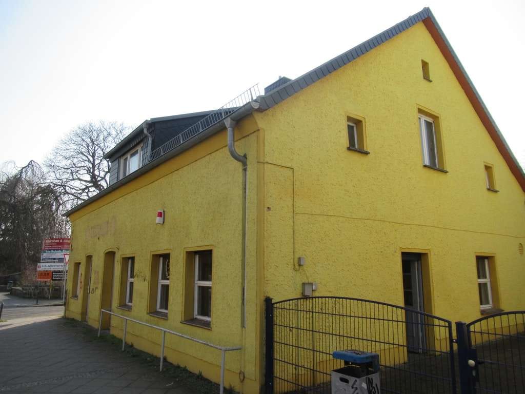 Immobilie in Eberswalde - 2 Häuser auf einem Grundstück Zentrum EFH Gewerbe 5 Garagen Halle privat - Bild 3
