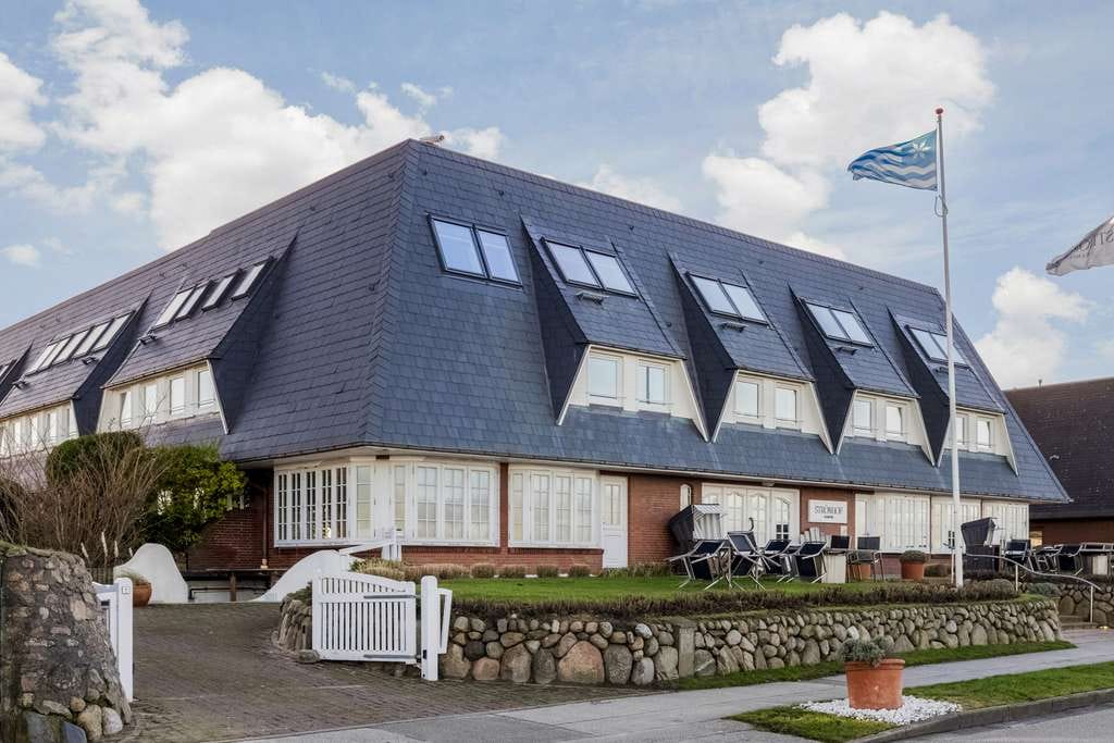 Immobilie in Kampen (Sylt) - Geschmackvolle Erdgeschosswohnung mit Meerblick im Strönhof - Bild 2