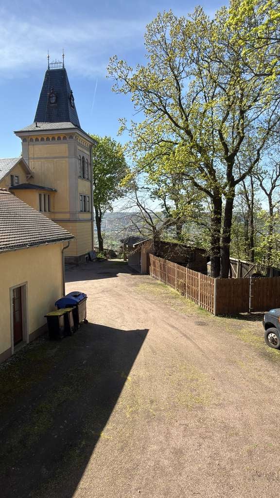 Immobilie in Radebeul - DENKMALGESCHÜTZTES KUTSCHER-HAUS ZUM AUSBAU IN RADEBEULER WEINBERGEN - Bild 1