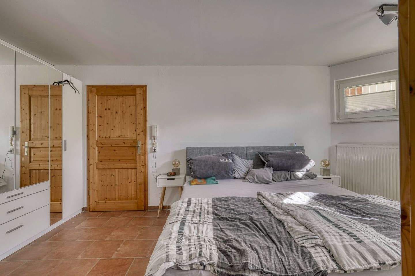 Immobilie in Memmelsdorf - 2-Zi-Wohnung im Grünen, Kaminofen, Einbauküche, separater Zugang, ideal für Single oder 2 Personen - Bild 4