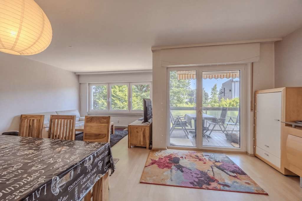 Immobilie in Bad Soden - Wohnen im Grünen: 4-Zimmer-Wohnung mit Loggia in Bad Soden - Bild 2