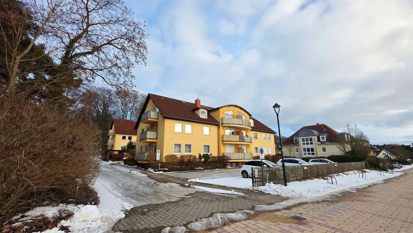 Immobilie in Koserow - Ostseebad Koserow, Wohnung für Kapitalanleger oder Festwohnsitz, mit integrierter Ferienwohnung, mit einem 20 m² Eigentumskeller - Bild 2