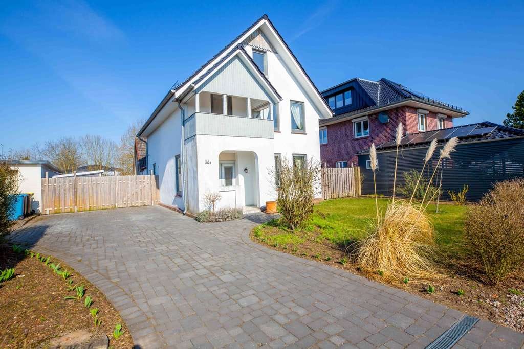 Immobilie in Todendorf - ! NEU ! Einfamilienhaus mit historischem Flair in 22965 Todendorf - Bild 2