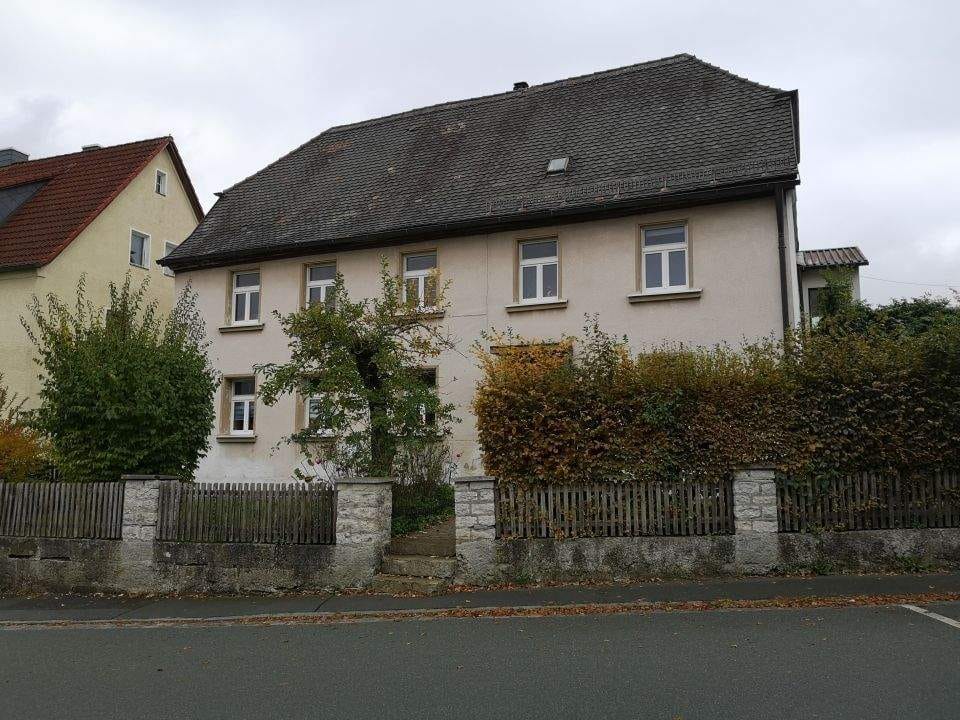 Immobilie in Pegnitz - Fronfeste am Altenstädter Schloss - Einzeldenkmal, Scheune und Baugrundstück - Bild 0
