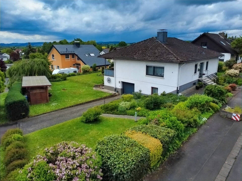 Immobilie in Weimar (Lahn) - Idyllisch wohnen in Niederweimar - charmantes Einfamilienhaus in beliebter Lage! - Bild 1