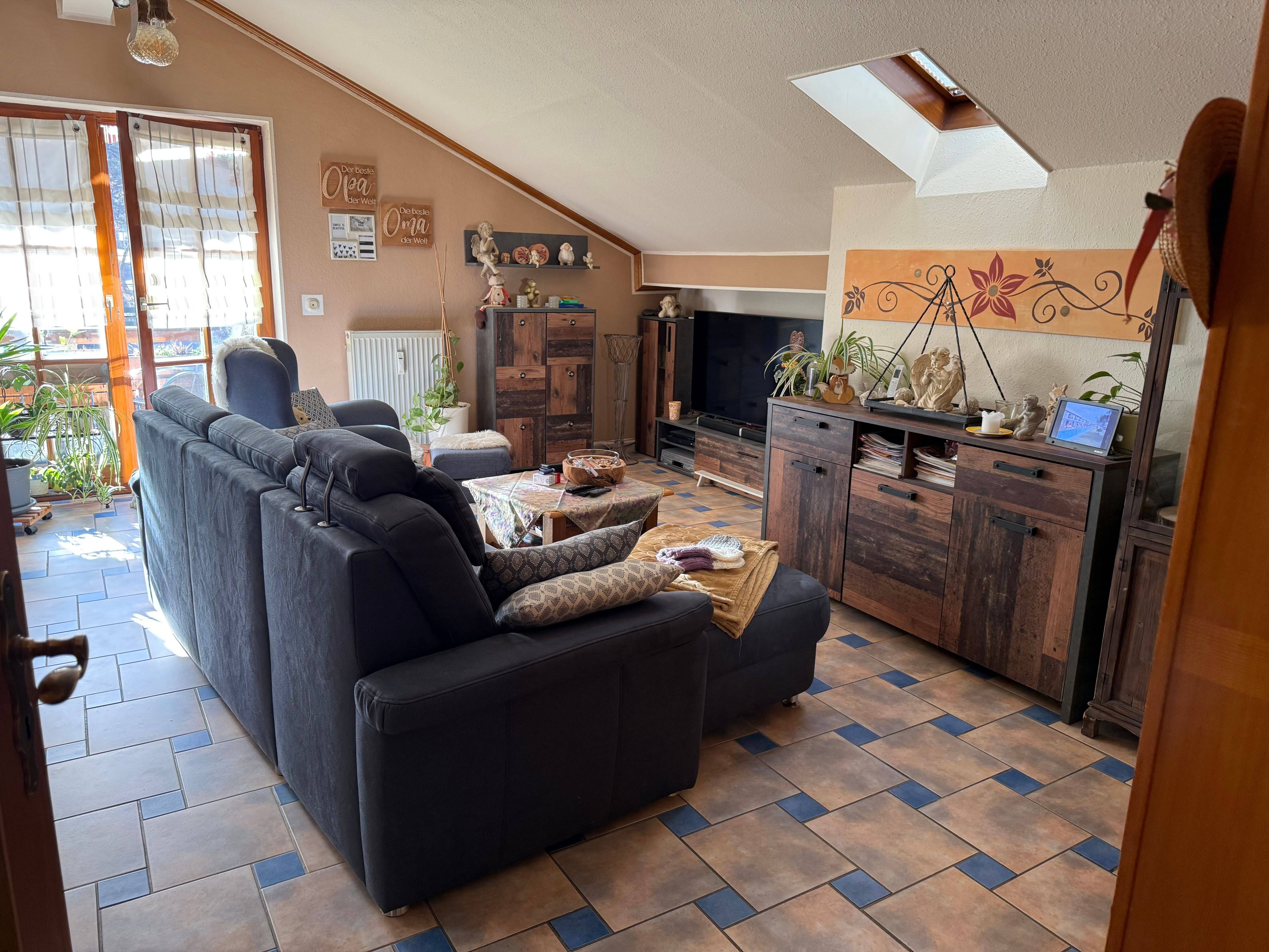 Immobilie in Bayerisch Gmain - Vermietete Dachgeschosswohnung mit 2 Zimmern und herrlichem Ausblick - Bild 2
