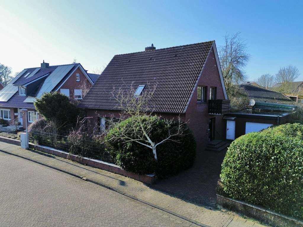 Immobilie in Uelsen - Zweifamilienhaus in schöner Lage von Uelsen - Bild 1