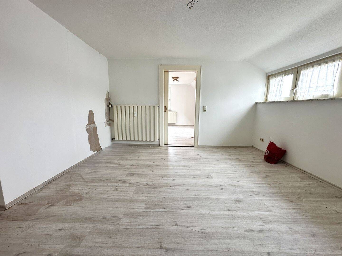 Immobilie in Stockheim - Charmantes Wohn- und Geschäftshaus mit großem Grundstück in Stockheim. - Bild 1