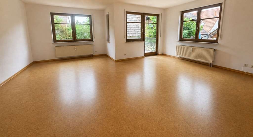 Immobilie in Eningen unter Achalm - Attraktive 2,5-Zimmer-Wohnung in Eningen Mitte - Kleines MFH + Top Garage - Bild 4