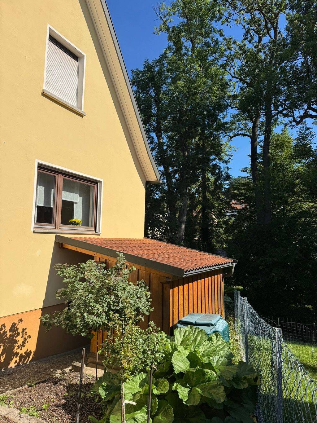 Immobilie in Neustadt an der Aisch - Attraktives Angebot! Gepflegtes Anwesen in herrlicher Aussichtslage - auch Platz für Oma und Opa! - Bild 3