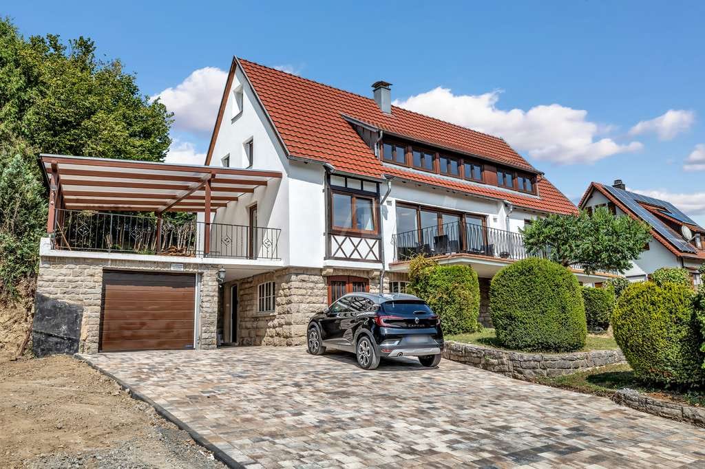 Immobilie in Untermünkheim - Modernisiertes Zweifamilienhaus mit Weitblick und zukunftsweisender Technik - Bild 2