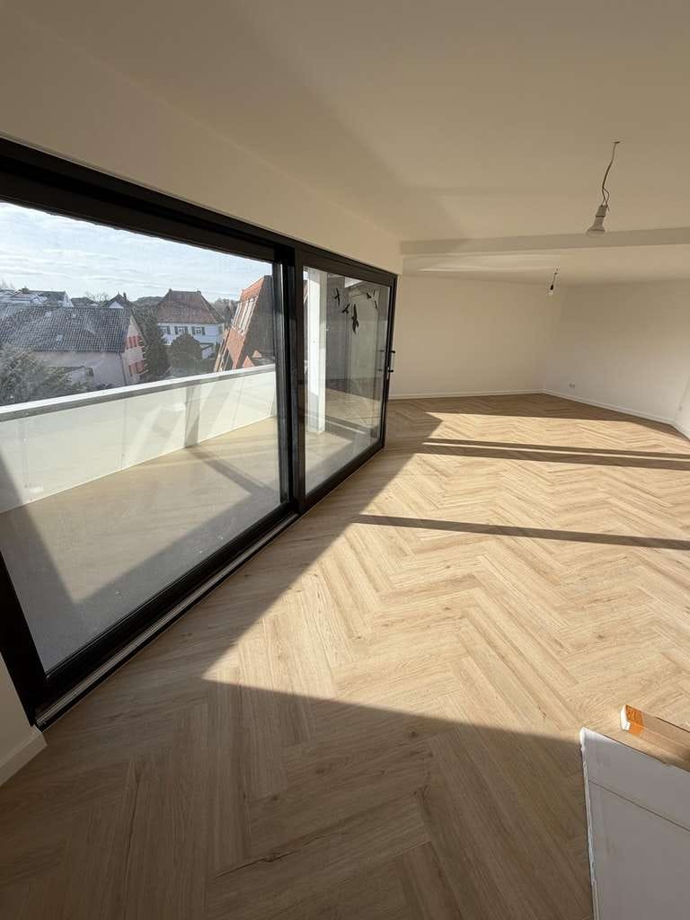 Immobilie in Spenge - ***Renovierte Penthouse Eigentumswohnung 3,5 Zimmer 120 m2 Zentral Aufzug*** - Bild 2