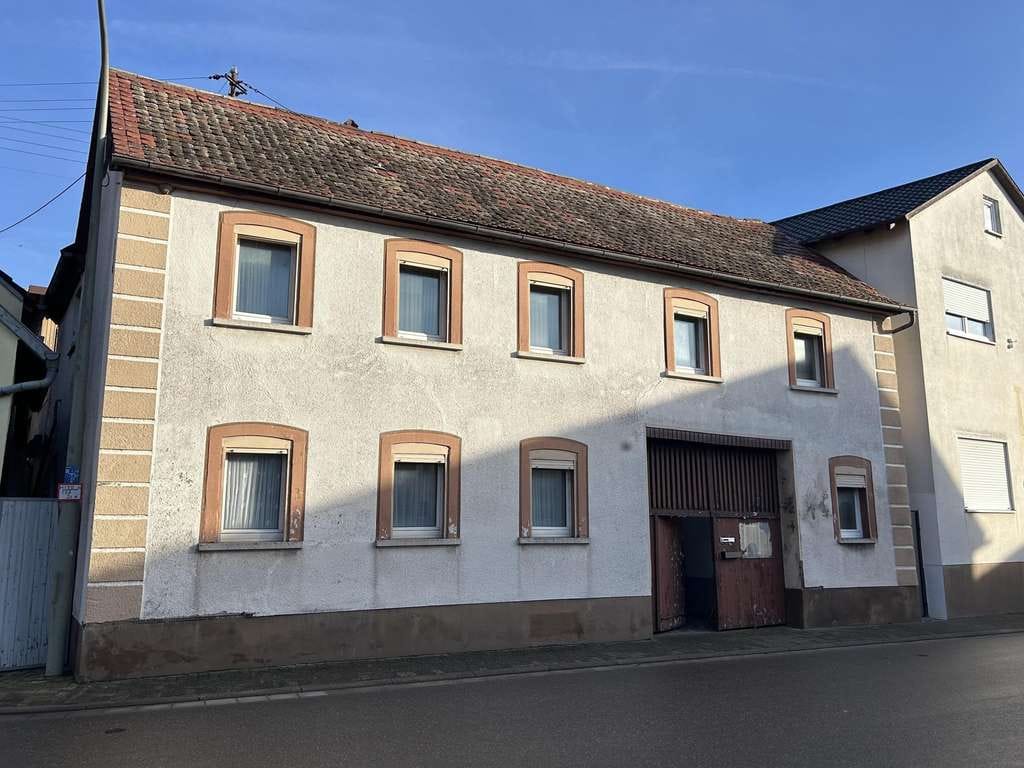 Immobilie in Leimersheim - Wohnen im Ortskern - Haus mit Hof und Scheune! - Bild 0