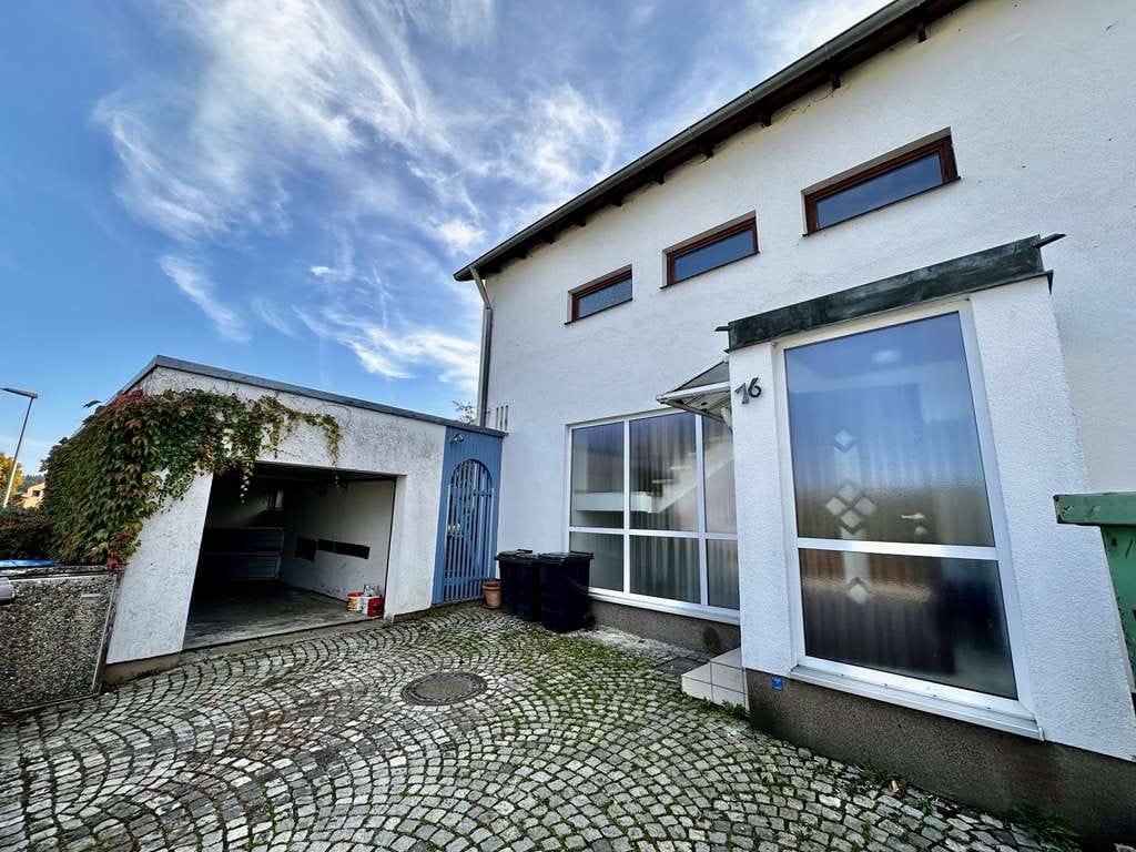 Immobilie in Bad Abbach - Renovierungsbedürftiges Einfamilienhaus mit viel Potential - Bild 3