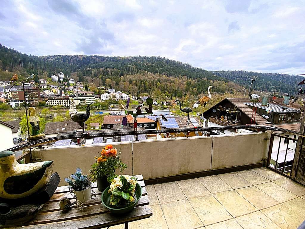 Immobilie in Bad Wildbad - Bad Wildbad - gemütliche 3 Zi. ETW in ruhiger Aussichtslage ! - Bild 1