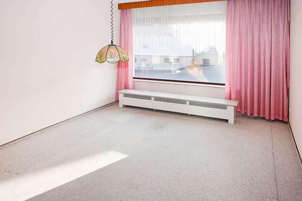 Immobilie in Duingen - Einfamilienhaus mit viel Potenzial in guter Lage in Duingen! - Bild 0