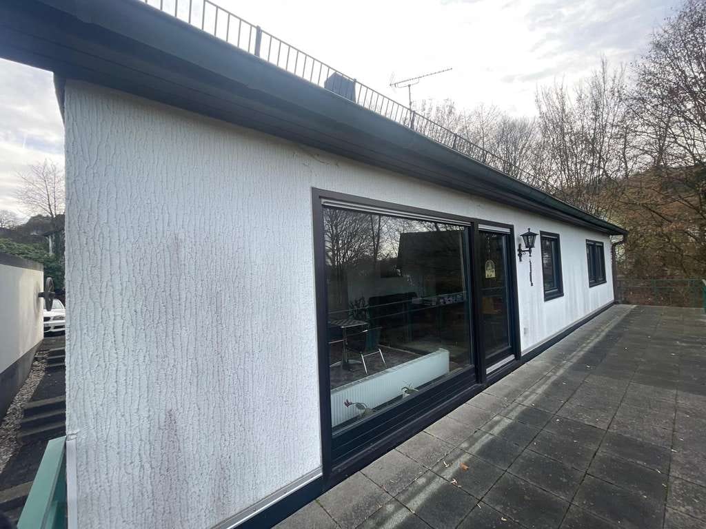 Immobilie in Nümbrecht - Großzügiges Einfamilienhaus mit Einliegerwohnung und traumhaftem Garten in Nümbrecht-Breunfeld! - Bild 3